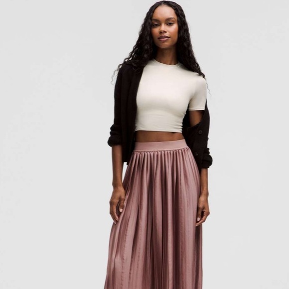 Lululemon Wundermost Ultra-Soft Nulu crewneck cropped t-shirt - shine - Picture 4 of 13